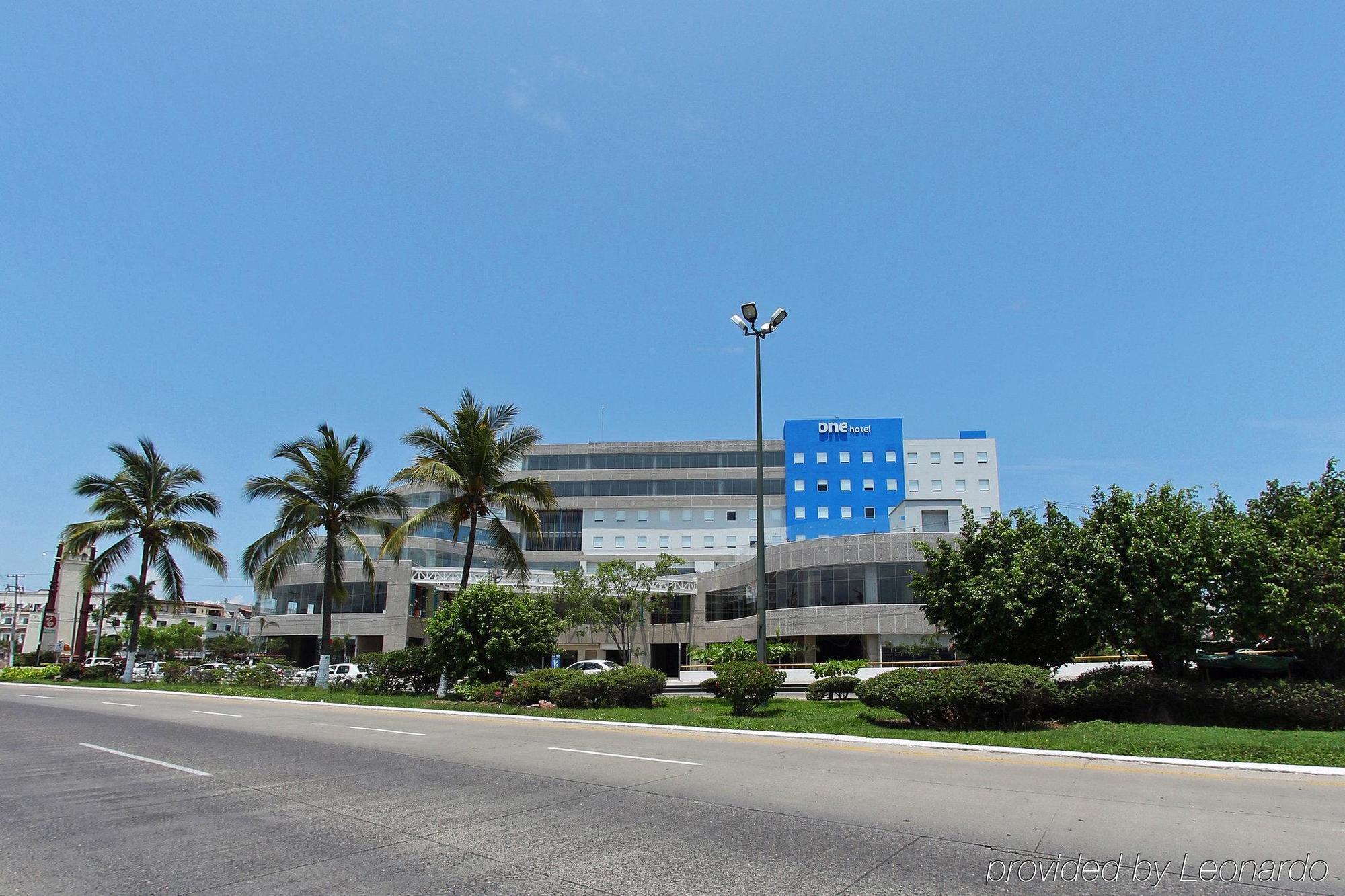 One Puerto Vallarta Aeropuerto Eksteriør billede