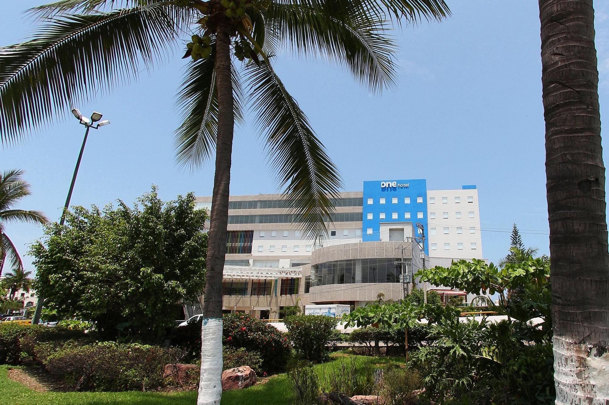 One Puerto Vallarta Aeropuerto Eksteriør billede